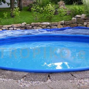 La cubierta TROPIKO garantiza agua cálida y cristalina, proporcionando un placer de baño prolongado. Apta para piscinas de jardín elevadas y enterradas (circulares/redondas).